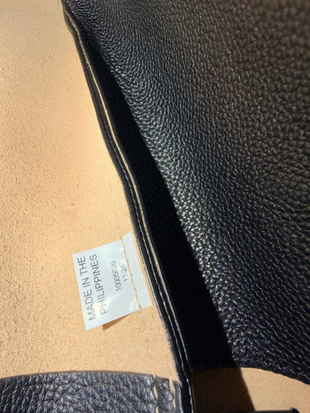 Tory Burch Romy Bucket Bag - Picture 13 of 16